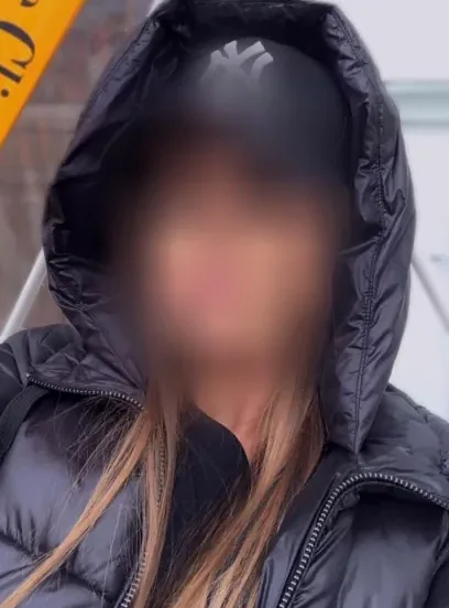 Amina, 32