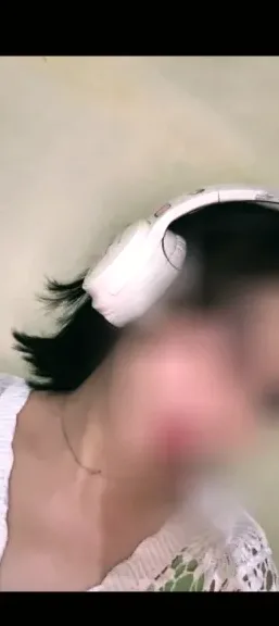 Amira, 30
