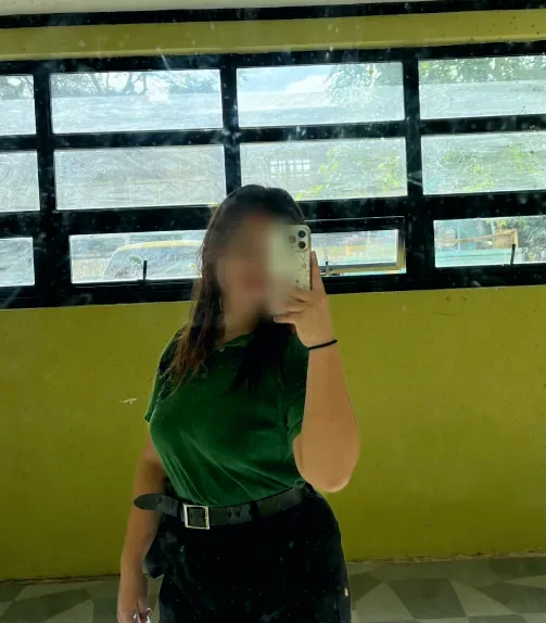 Amira, 19