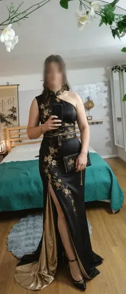 Caroline, 18