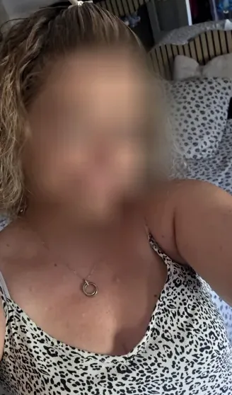 Charlotte, 35