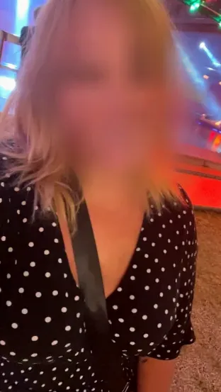 Clara, 28