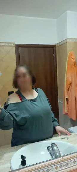 Clara, 38