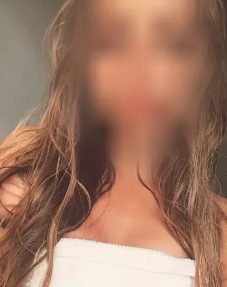 Ella, 26