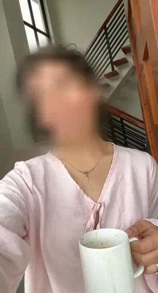 Ellen, 30