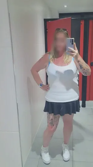 Emilie, 39