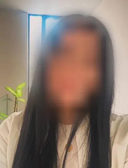 Julie, 37