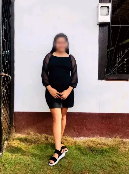 Julie, 26