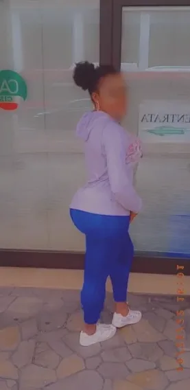 Molly, 28