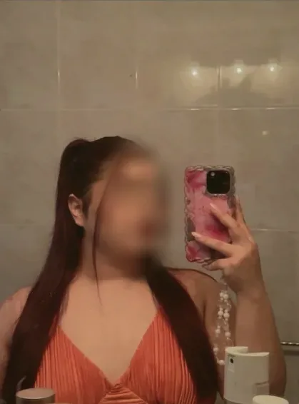 Nicoline, 22