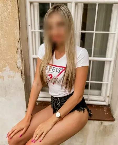 Sofia, 31